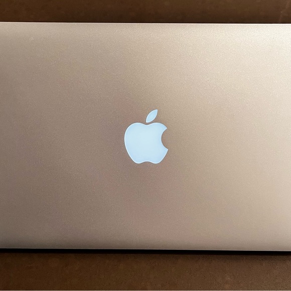 MacBook Air - Picture 2 of 4